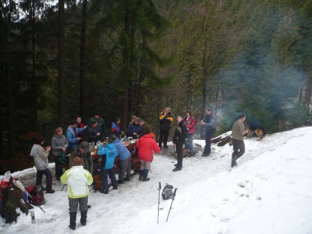 Rýchlo sme sa pustili rýchlo do jedla, aby sme náhodou neprišli o poctivo nazbierané kilá počas sviatkov.